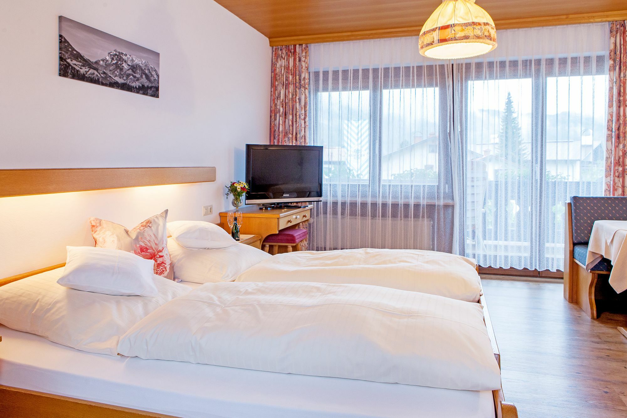 Gaestehaus Flora ไรท์อิมวิงเคอ ภายนอก รูปภาพ